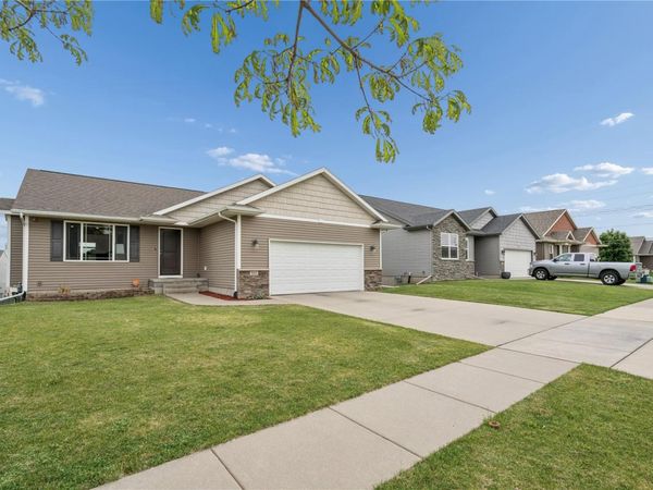 5313 Ruhd Street SW, Cedar Rapids, IA 52404