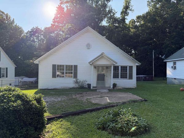 244 OAK ST, Selmer, TN 38375