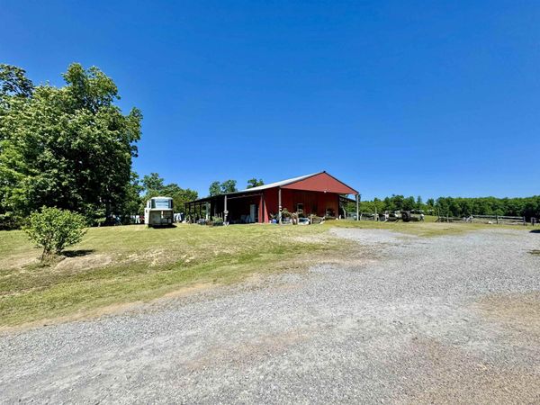 957 Co Rd 306, Florence, AL 35634