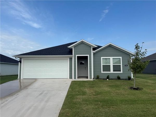 550 Raegan Street , Prairie Grove, AR 72753