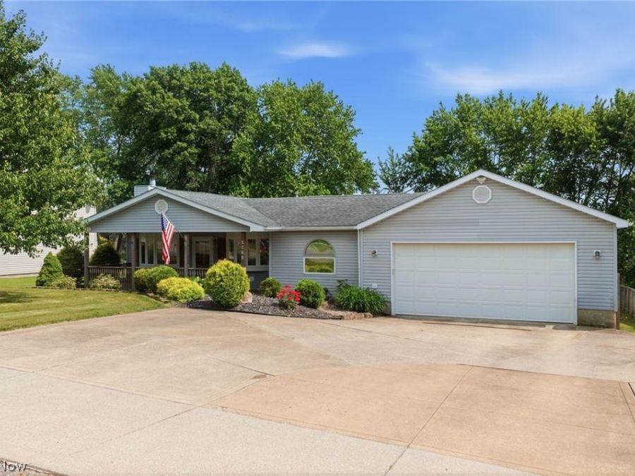 5766 Drenta Circle SW, Navarre, OH 44662 Photo 1