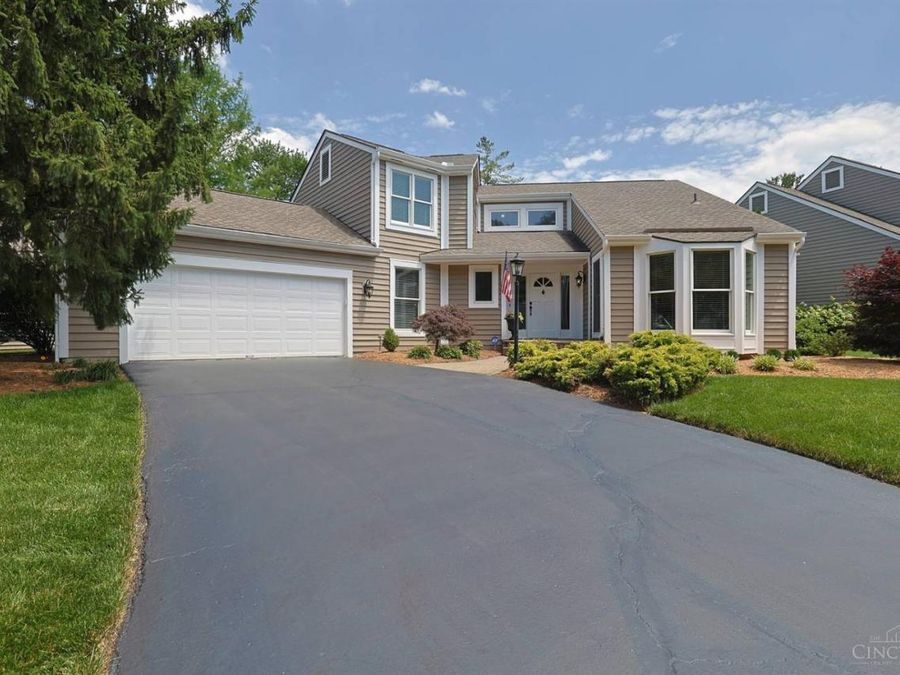 9832 Village View Court, Blue Ash, OH 45241 Photo 1