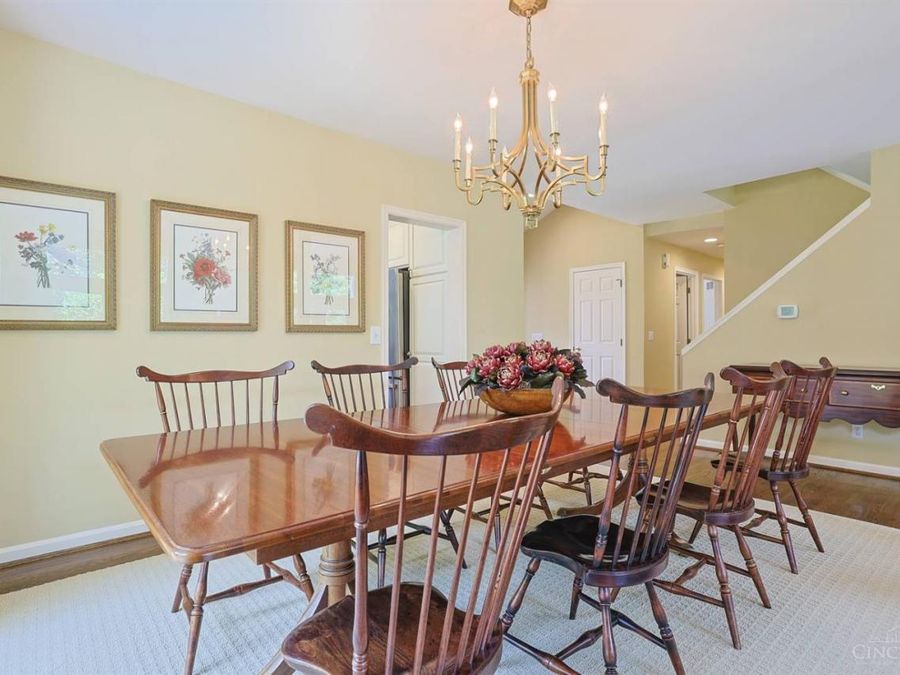 9832 Village View Court, Blue Ash, OH 45241 Photo 12