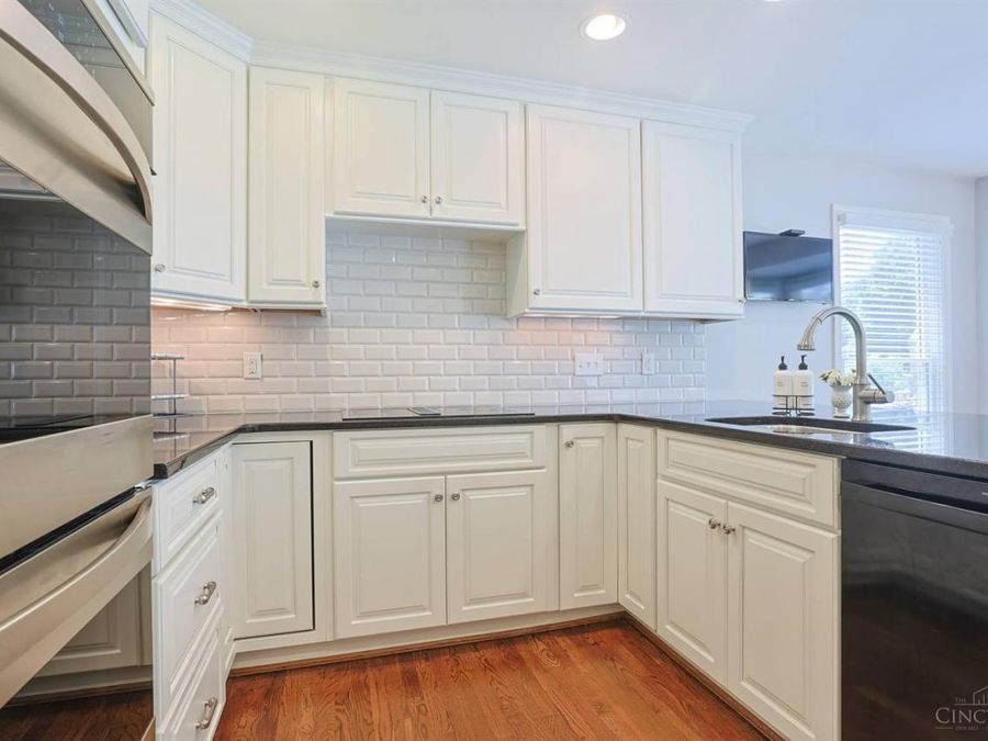 9832 Village View Court, Blue Ash, OH 45241 Photo 13