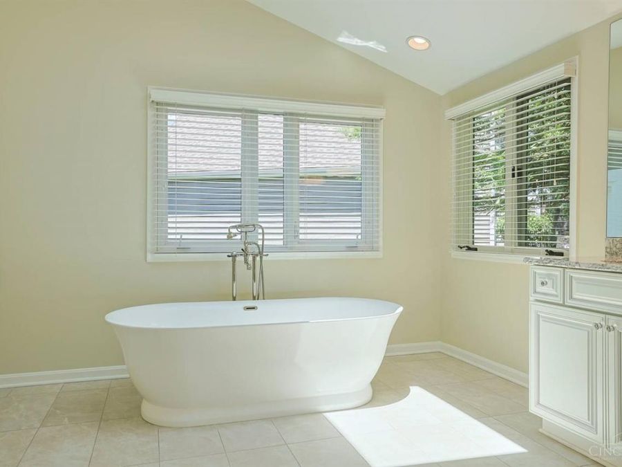 9832 Village View Court, Blue Ash, OH 45241 Photo 24