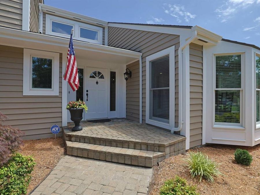 9832 Village View Court, Blue Ash, OH 45241 Photo 3
