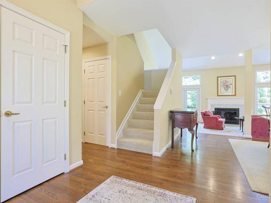 9832 Village View Court, Blue Ash, OH 45241 Photo 5