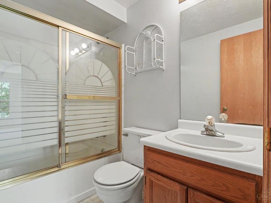 8684 Beckys Ridge Drive, Colerain Township, OH 45251 Photo 12