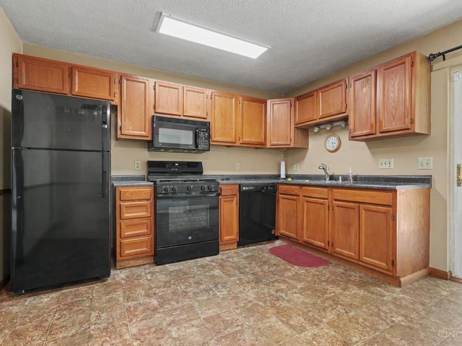 8684 Beckys Ridge Drive, Colerain Township, OH 45251 Photo 22