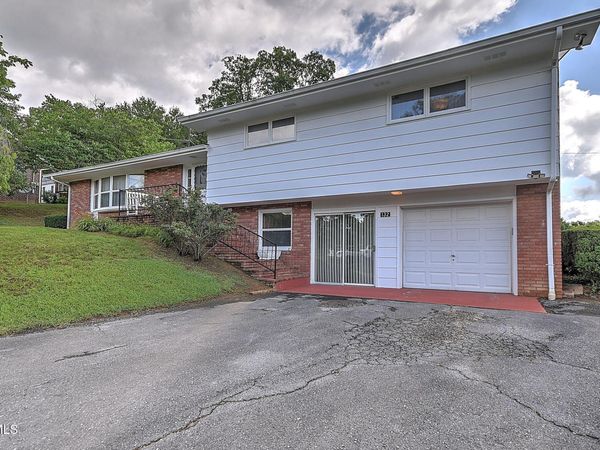 132 Tall Oak Street, Weber City, VA 24290