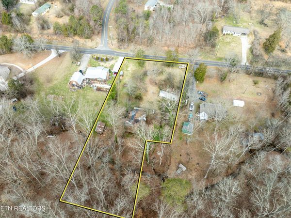 1747 E Old Topside Rd, Louisville, TN 37777