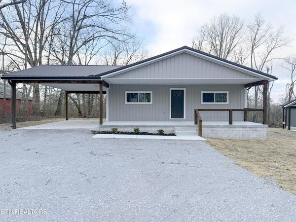 484 Wells Rd , Crossville, TN 38555