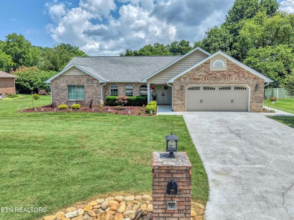 1210 Edinburgh Drive , Maryville, TN 37803