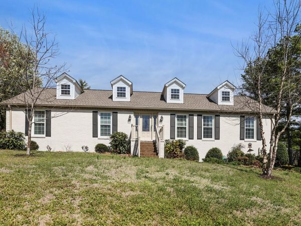 1500 Heritage Dr , Columbia, TN 38401