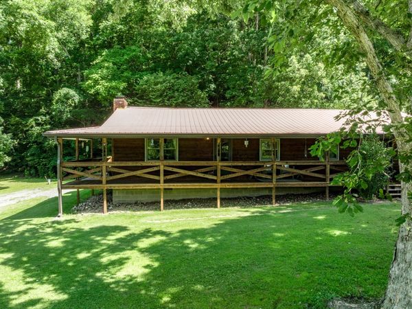 720 Nix Lane , Waverly, TN 37185