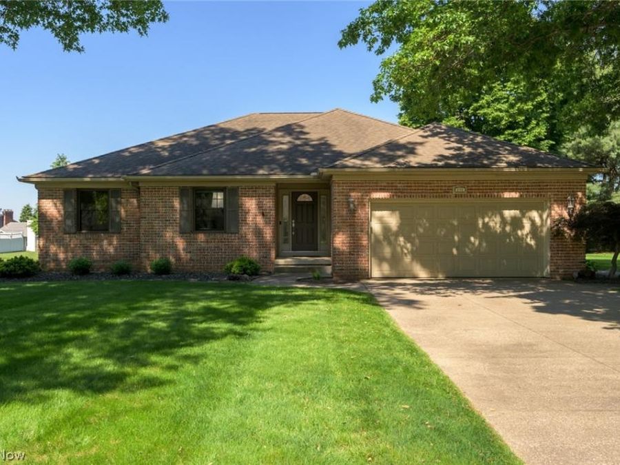 238 Shenandoah Boulevard , Barberton, OH 44203 Photo 1