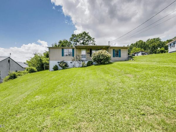 1876 Lowell Drive, Kingsport, TN 37660
