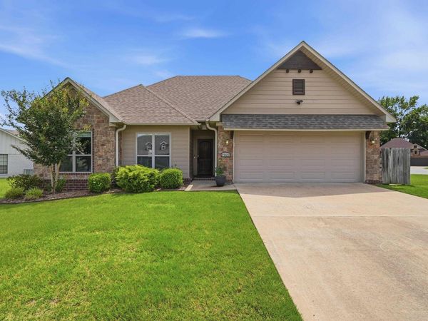 1900 Massee Gdns , Conway, AR 72034