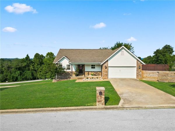 4 Ridge Point Court , Harrison, AR 72601