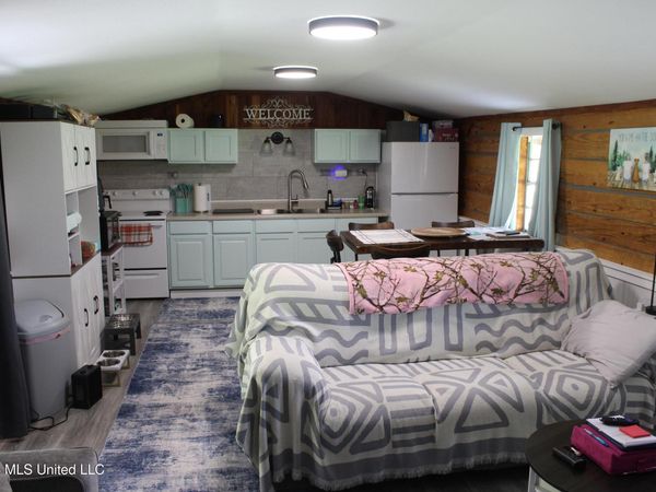 2121 SW Gene Road, Brookhaven, MS 39601