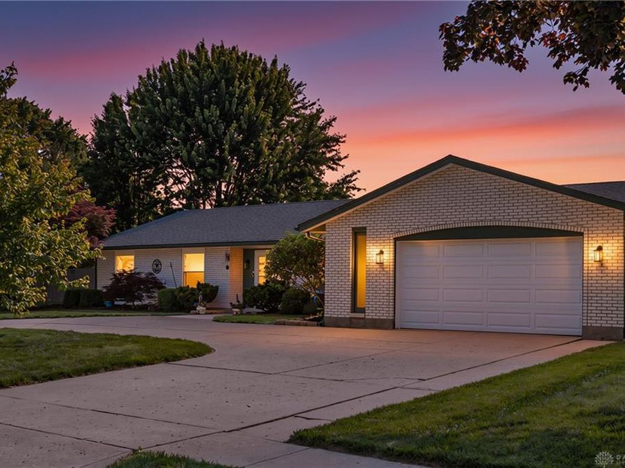 306 Scott Drive, Englewood, OH 45322 Photo 1