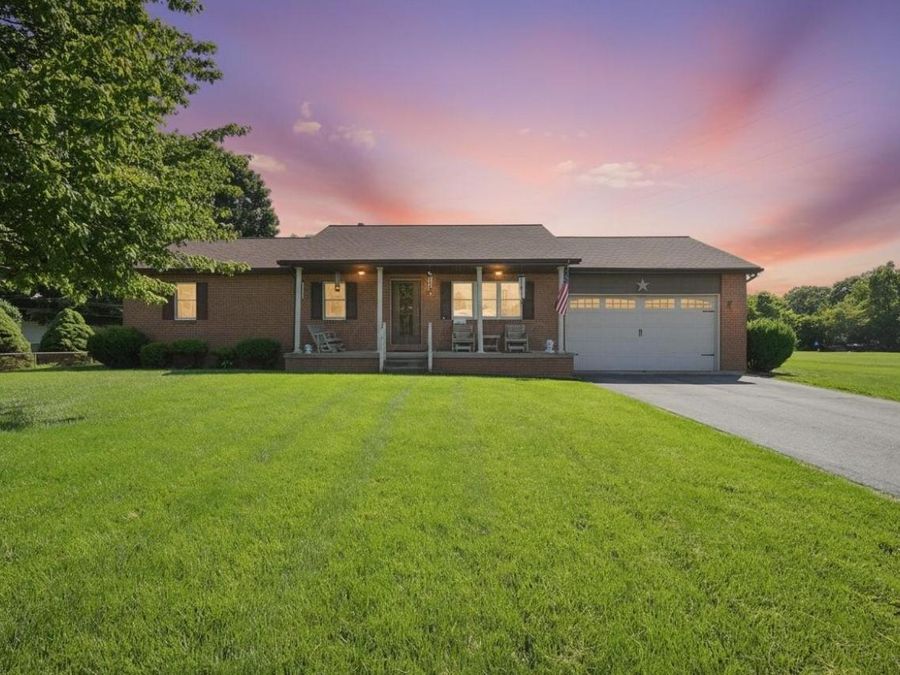 17329 Zig Zag Drive , Circleville, OH 43113 Photo 1