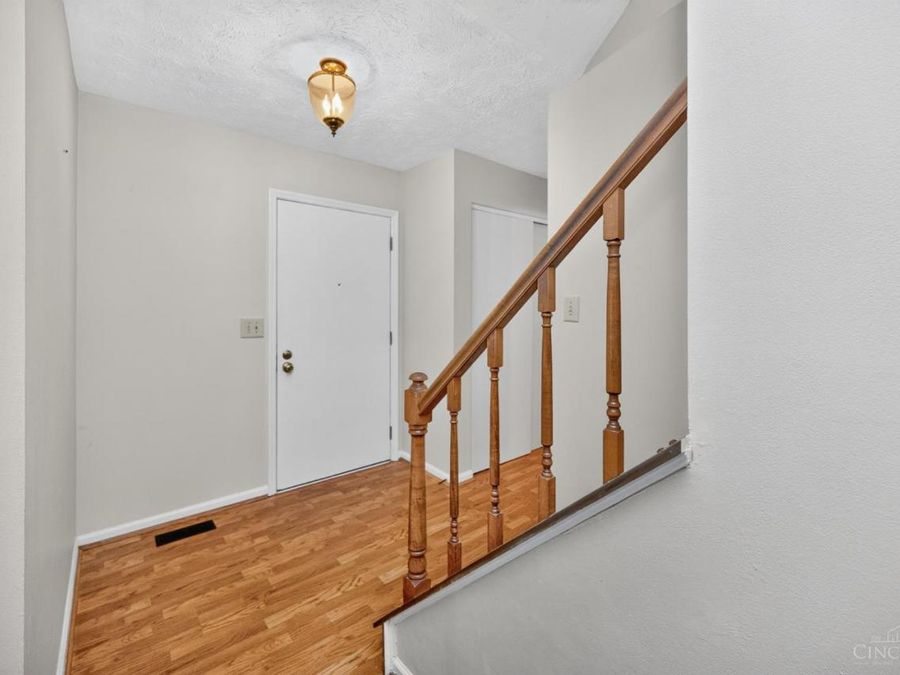 621 Glensprings Drive, Springdale, OH 45246 Photo 11