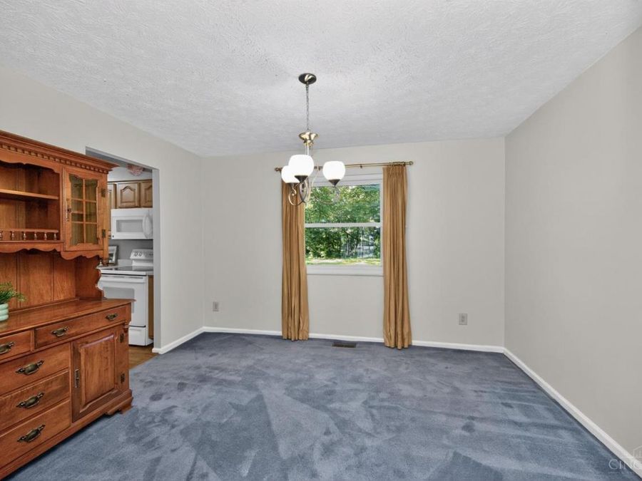 621 Glensprings Drive, Springdale, OH 45246 Photo 14