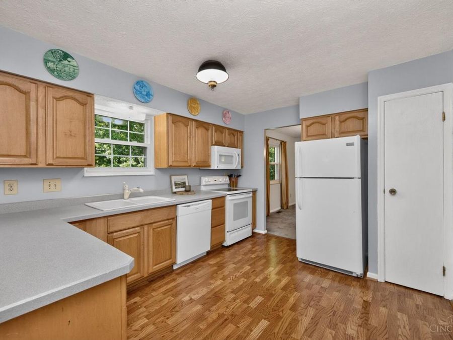 621 Glensprings Drive, Springdale, OH 45246 Photo 16