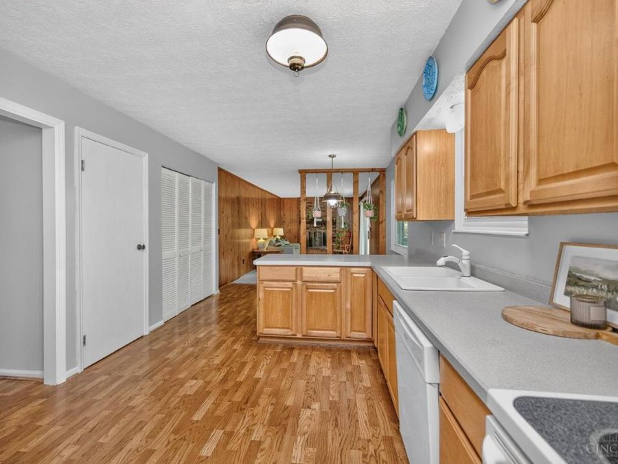 621 Glensprings Drive, Springdale, OH 45246 Photo 18