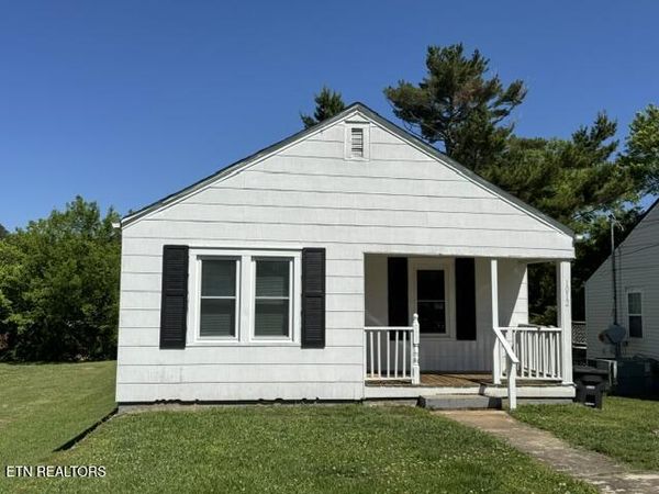 1012 Jones St, Athens, TN 37303