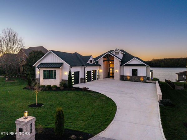 3742 Promontory Point , Louisville, TN 37777