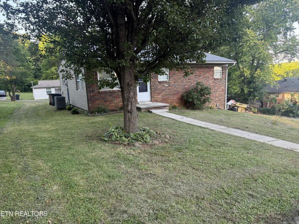 1108 Leconte Rd, Knoxville, TN 37914
