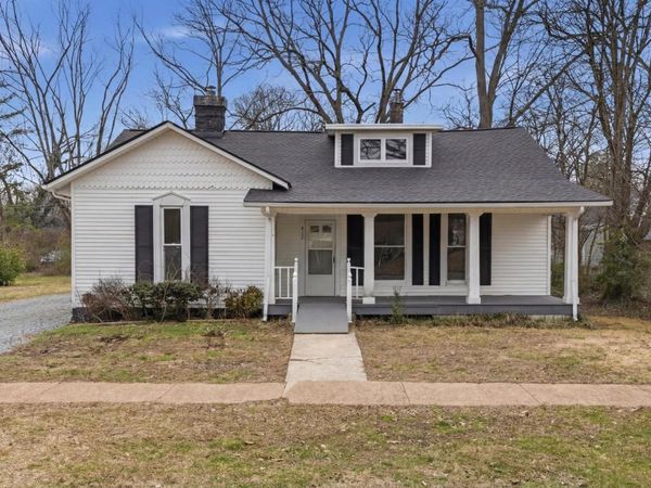 412 E Grundy St , Tullahoma, TN 37388