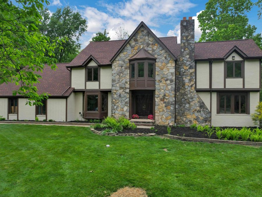 157 Hickory Drive SW, Pataskala, OH 43062 Photo 1