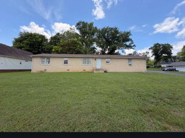 301 Grove Avenue NW, Cleveland, TN 37311