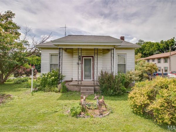 724 S Plum Street , Carlinville, IL 62626