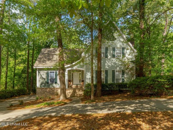 123 Dogwood Drive, Hattiesburg, MS 39402