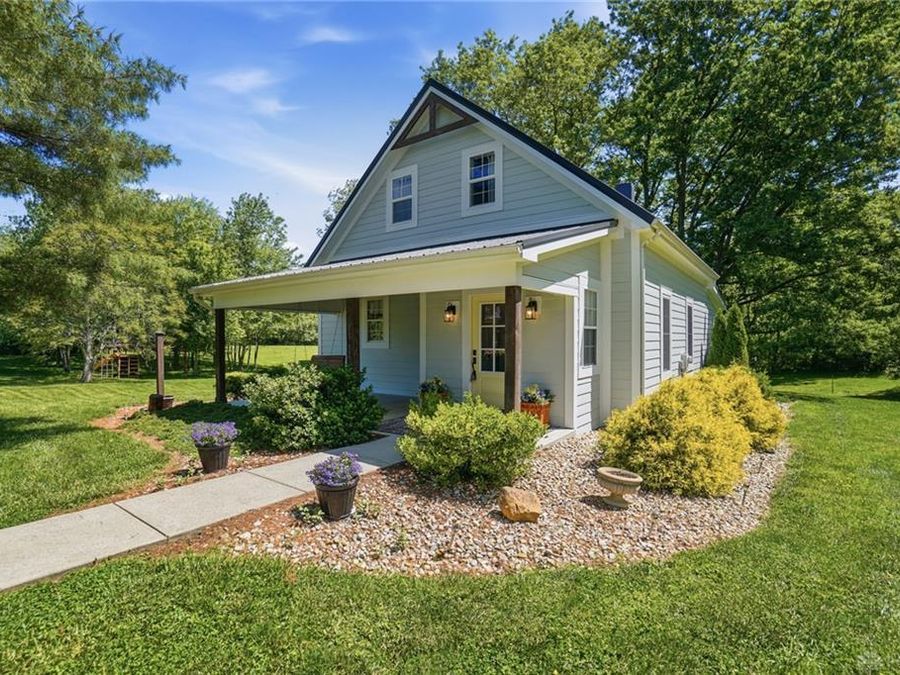 6275 Roundhead Road, New Vienna, OH 45159 Photo 1