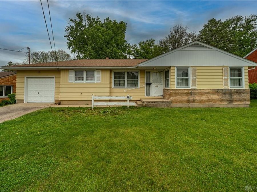 110 Parker Drive, Springboro, OH 45066 Photo 1