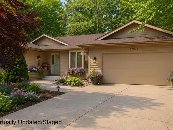 17871 N Fruitport Road, Spring Lake, MI 49456