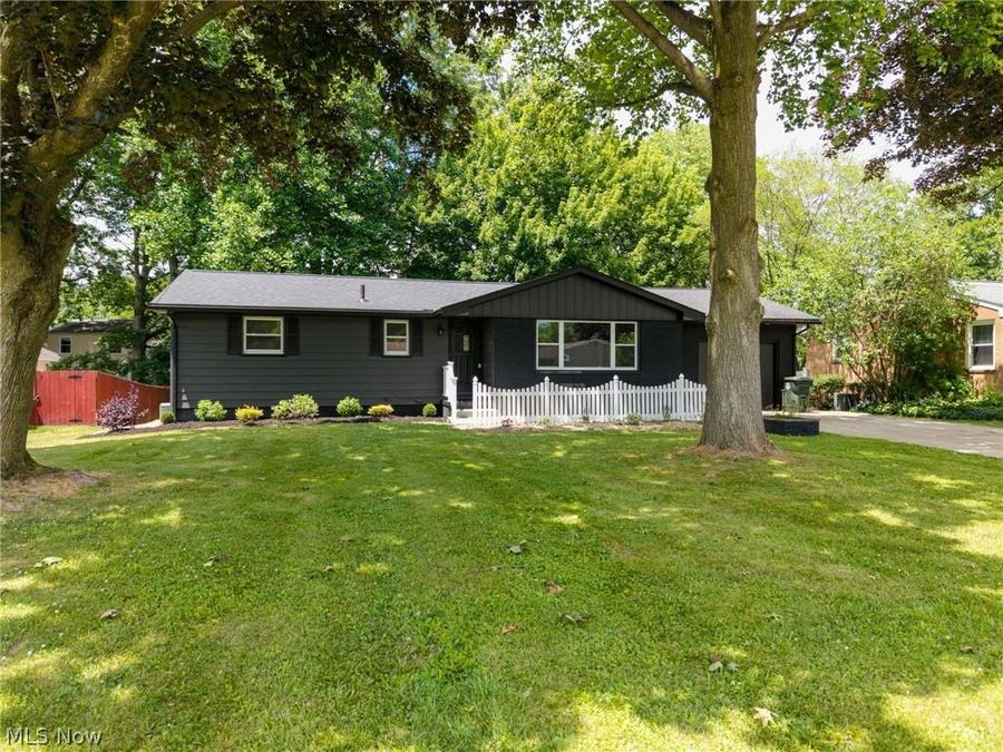 478 Bicksler Drive , Wadsworth, OH 44281 Photo 1