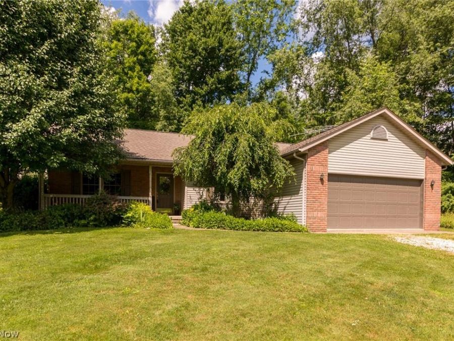 887 Manor Circle , Howard, OH 43028 Photo 1