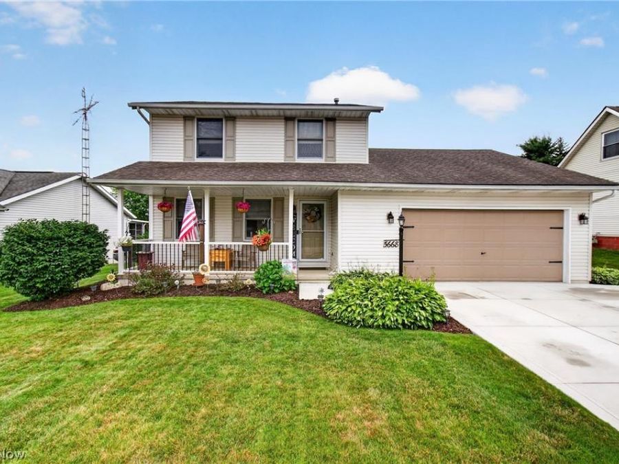 5668 Perry Hills Drive SW, Canton, OH 44706 Photo 1
