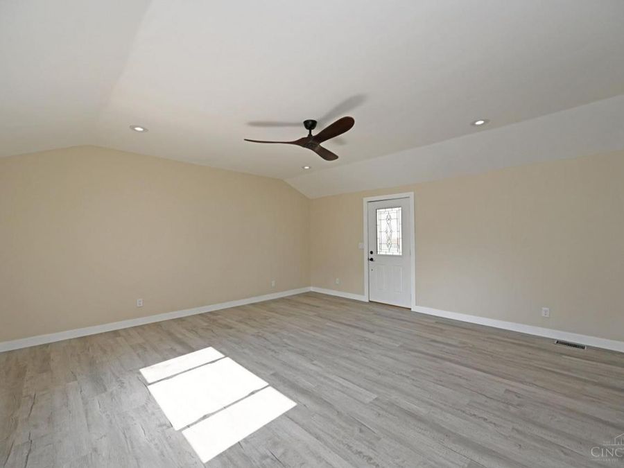 329 Walnut Street, Reading, OH 45215 Photo 10