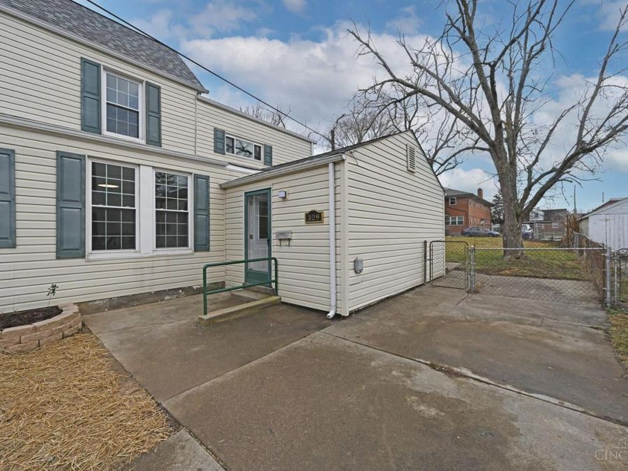 329 Walnut Street, Reading, OH 45215 Photo 4