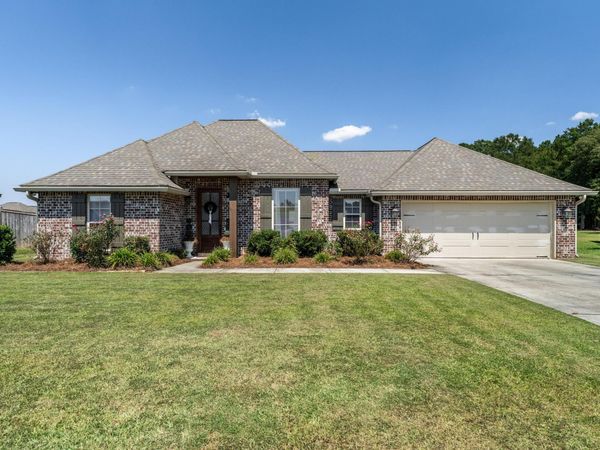 25 E Cherry St., Sumrall, MS 39482