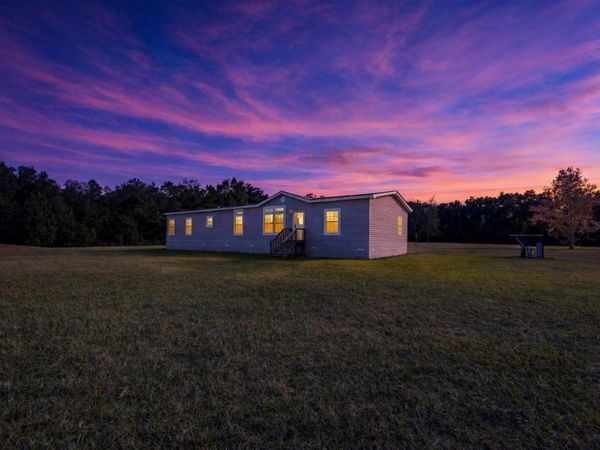 129 PERRY ROAD , HAWTHORNE, FL 32640