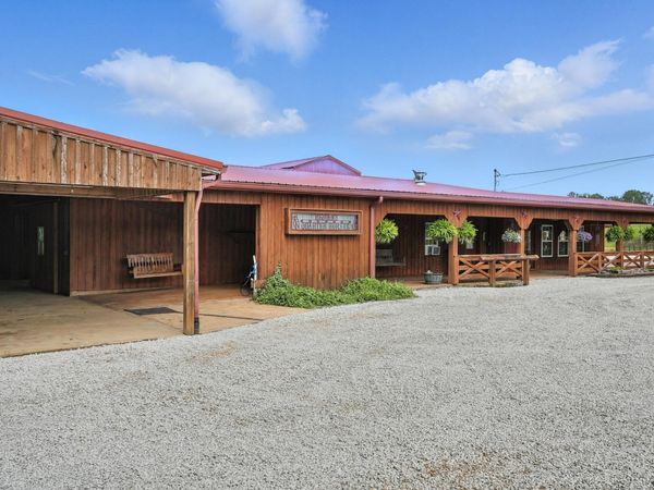 1880 Clydeton Rd , Waverly, TN 37185