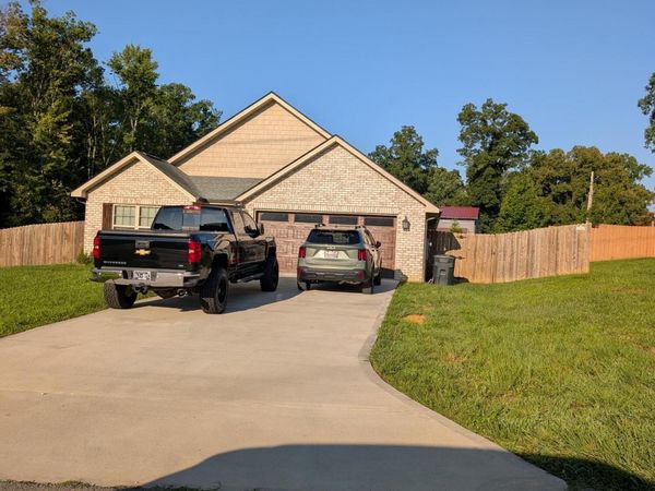 2643 Best Rd , Maryville, TN 37803